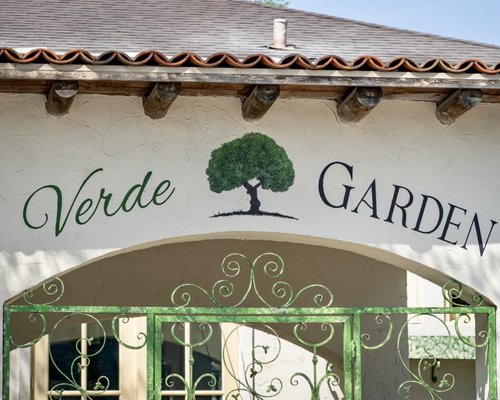 Verde Garden by null