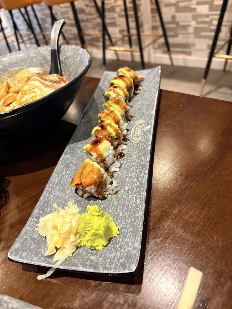 Izumi Sushi & Hibachi Logo