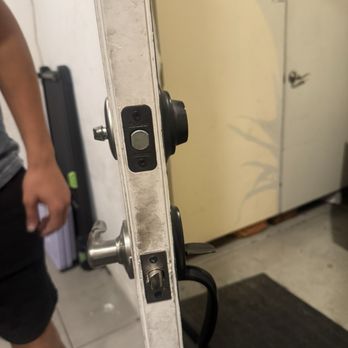 OE Lock & Safe - Keys & Locksmiths Near Me - Reseda, California OE Lock & Safe - Keys & Locksmiths Near Me - Reseda, California