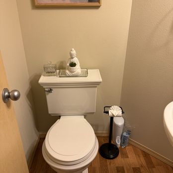 Brisa’s House Cleaning - Powder room - Home Cleaning Near Me
