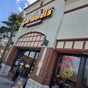 Garibaldi's Italian Eatery - Pizza Near Me - Arlington Heights, Illinois