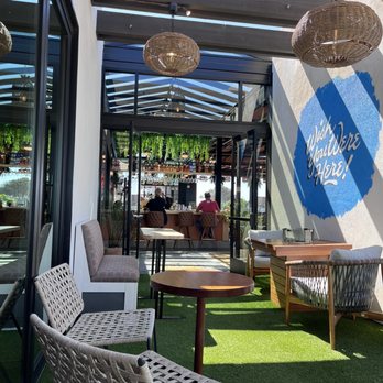 Monarch Ocean Pub - Outdoor deck - Gastropubs Near Me - Del Mar, California