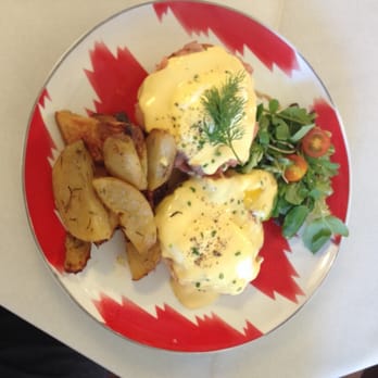 Granja Petitbo - Eggs Benedict with lox! - Breakfast & Brunch Near Me - Barcelona, B Granja Petitbo - Eggs Benedict with lox! - Breakfast & Brunch Near Me - Barcelona, B