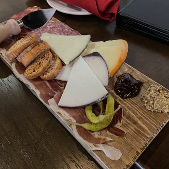 Toro Kitchen + Bar - Tabla dis Del chef - Tapas Bars Near Me - San Antonio, Texas Toro Kitchen + Bar - Tabla dis Del chef - Tapas Bars Near Me - San Antonio, Texas