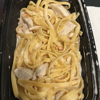 Ristorante da Maria - Chicken Fettuccine Alfredo - the sauce was at the bottom so you just need to mix it in. Super good! - Chicken Wings Near Me - San Jose, California Ristorante da Maria - Chicken Fettuccine Alfredo - the sauce was at the bottom so you just need to mix it in. Super good! - Chicken Wings Near Me - San Jose, California