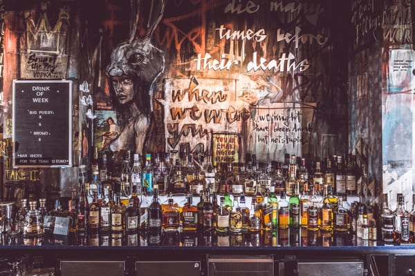 Chinaski Studio & Bar by null