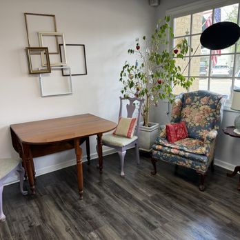 Indigo Bakery - A little sitting area. - Desserts Near Me - Georgetown, South Carolina