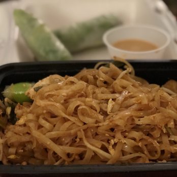 Spoon & Fork Kitchen - Chicken pad Thai (non spicy) - Thai Near Me - Austin, Texas Spoon & Fork Kitchen - Chicken pad Thai (non spicy) - Thai Near Me - Austin, Texas