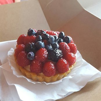 Bread Basket Cake Company - Fruit tart - Delis Near Me - Camarillo, California Bread Basket Cake Company - Fruit tart - Delis Near Me - Camarillo, California