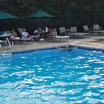 Skyview Apts - Whatever lining they used for this pool, you can tell it's high grade and they definitely do regular maintenance and upkeep. - Apartments Near Me - Bronx, New York Skyview Apts - Whatever lining they used for this pool, you can tell it's high grade and they definitely do regular maintenance and upkeep. - Apartments Near Me - Bronx, New York