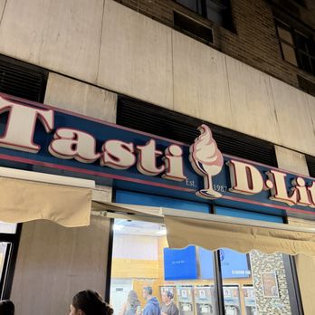 Tasti D-Lite - Ice Cream & Frozen Yogurt Near Me - New York, New York Tasti D-Lite - Ice Cream & Frozen Yogurt Near Me - New York, New York