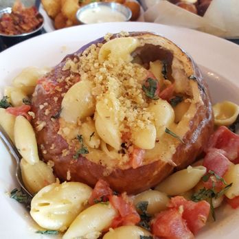 HopCat - Caprese Mac N Cheese in a bread bowl, heaven!! - Burgers Near Me - Lincoln, Nebraska HopCat - Caprese Mac N Cheese in a bread bowl, heaven!! - Burgers Near Me - Lincoln, Nebraska