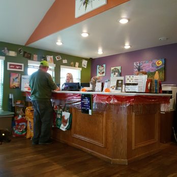Lone Mountain Veterinary Hospital - Check in reception desk - Veterinarians Near Me - Carson City, Nevada