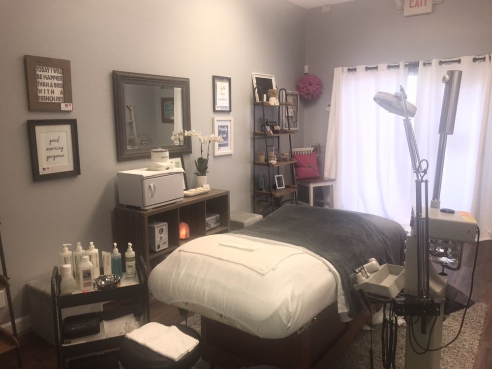 Karma Esthetics Logo