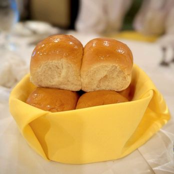 La Jolla Groves - Fluffy delicious rolls to get us started! - New American Near Me - Provo, Utah La Jolla Groves - Fluffy delicious rolls to get us started! - New American Near Me - Provo, Utah