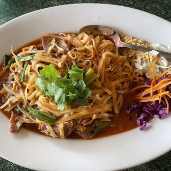 Thai Palace - Pad Thai with Chicken - Thai Near Me - Cottonwood, Arizona