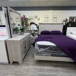 Casa Linda Furniture