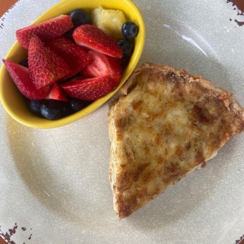 La Grignote - Quiche Lorraine with fresh fruit - Bakeries Near Me - Key West, Florida La Grignote - Quiche Lorraine with fresh fruit - Bakeries Near Me - Key West, Florida