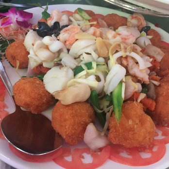 East Buffet & Restaurant - Crispy shrimp ball with seafood - Buffets Near Me - Flushing, New York East Buffet & Restaurant - Crispy shrimp ball with seafood - Buffets Near Me - Flushing, New York