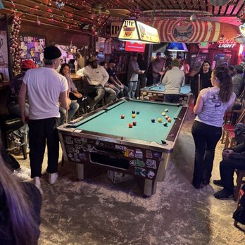 Hinano Café - Pool table - Dive Bars Near Me - Venice, California Hinano Café - Pool table - Dive Bars Near Me - Venice, California