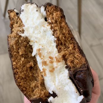 Monroe's Hot Chicken - Moon pie heaven - This is the stuff dreams are made of - Chicken Shop Near Me - Phoenix, Arizona