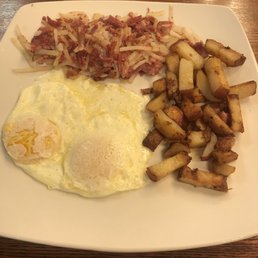 corned beef hash & eggs with potatoes corned beef hash & eggs with potatoes