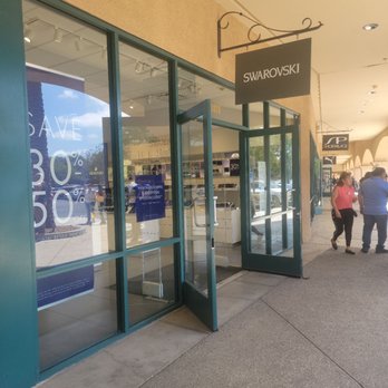 Camarillo Premium Outlets - Shopping Centers Near Me - Camarillo, California Camarillo Premium Outlets - Shopping Centers Near Me - Camarillo, California