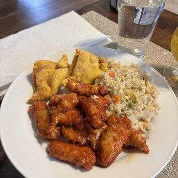 Asian House - Orange Chicken, Chicken Fried Rice & Crab Meat Rangoon - Sushi Bars Near Me - Ellisville, Missouri