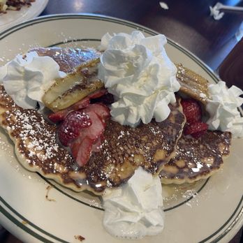 Los Altos Breakfast Lunch - Strawberry Banana Crepes - New American Near Me - Sparks, Nevada