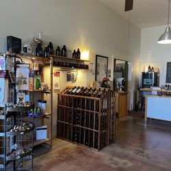 Salado Winery & Salado Wine Seller - They sell a little merchandise