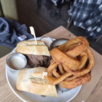 Sidebar Grill - Beef dip with onion rings - Cocktail Bars Near Me - Langley Township, British Columbia