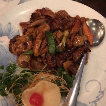 Golden Ginger - Happy family. - Asian Fusion Near Me - Wilmington, Massachusetts
