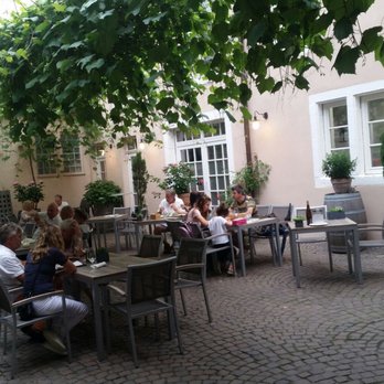 WEINreich - Schönes Ambiente im Innenhof - German Near Me - Freinsheim, RP