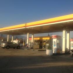 22nd Shell - Off of freeway