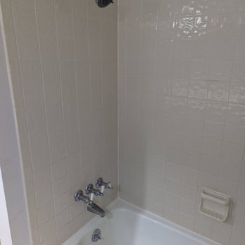 Rechsteiner Home Improvements - The "before" photo. Yuck! Poorly designed faucet handles and outdated tiles. - General Contractors Near Me Rechsteiner Home Improvements - The "before" photo. Yuck! Poorly designed faucet handles and outdated tiles. - General Contractors Near Me