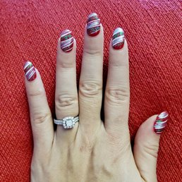 Helen did an AMAZING job on my Christmas nails!!!! Helen did an AMAZING job on my Christmas nails!!!!