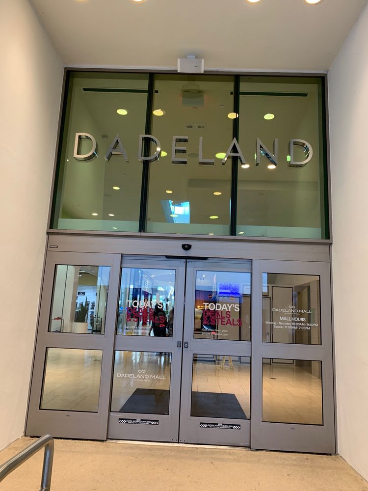 dadeland mall hollister