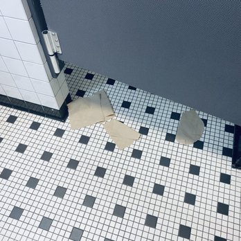 Steak ’n Shake - trash on floor of ladies room - Fast Food Near Me - Jacksonville, Florida Steak ’n Shake - trash on floor of ladies room - Fast Food Near Me - Jacksonville, Florida