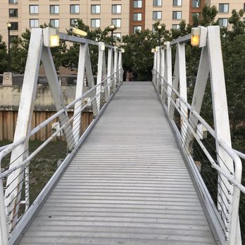 Tower Bridge - The walkway to the bridge - Landmarks & Historical Buildings Near Me - Sacramento, California