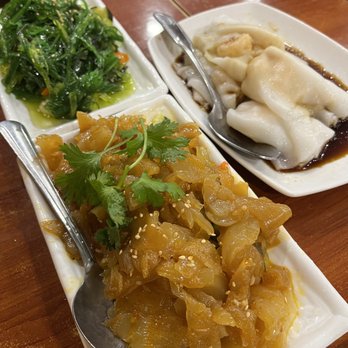 Four Seasons Chinese Restaurant - Seaweed Salad, Jelly Fish & Shrimp in Steamed Rice Noodle - Dim Sum Near Me - Clovis, California Four Seasons Chinese Restaurant - Seaweed Salad, Jelly Fish & Shrimp in Steamed Rice Noodle - Dim Sum Near Me - Clovis, California