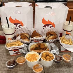 Big Chicken - The Ultimate Meal, The Pit Boss Meal, The Hot Shot, The Original Mac & Cheese, CheeseCurds, Memphis BBQ, Big Chicken Sauce. : Kentfoodie