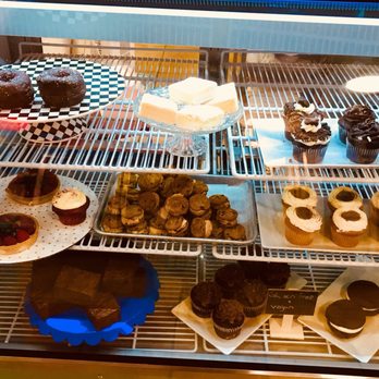 Cookie Dough Dreams - Desserts Near Me - Burbank, California