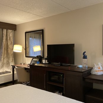 Hampton Inn Los Angeles/Arcadia/Pasadena - TV and air conditioner. - Hotels Near Me - Arcadia, California Hampton Inn Los Angeles/Arcadia/Pasadena - TV and air conditioner. - Hotels Near Me - Arcadia, California