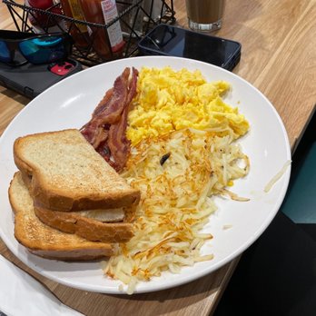 Broken Yolk Cafe - American Breakfast - American Near Me - Glendora, California