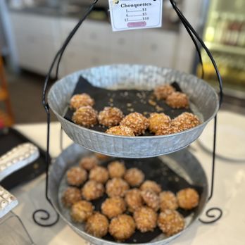Versailles Cafe and Pastries - Patisserie/Cake Shop Near Me - Encinitas, California Versailles Cafe and Pastries - Patisserie/Cake Shop Near Me - Encinitas, California