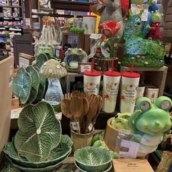 Cracker Barrel Old Country Store - Gift shop - Southern Near Me - Bakersfield, California