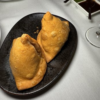 Commonwealth Indian Restaurant - Indian Near Me - Rockville, Maryland
