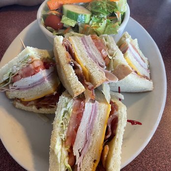 La Conner Pub & Eatery - Pub club with side salad. Perfect! - American Near Me - La Conner, Washington