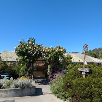 Heidrun Meadery - Cute tasting barn - Meaderies Near Me - Point Reyes Station, California