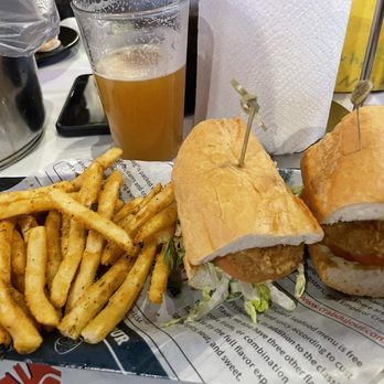 Crab Du Jour - Miami - Fried Shrimp Po' Boy - Seafood Near Me - Miami, Florida